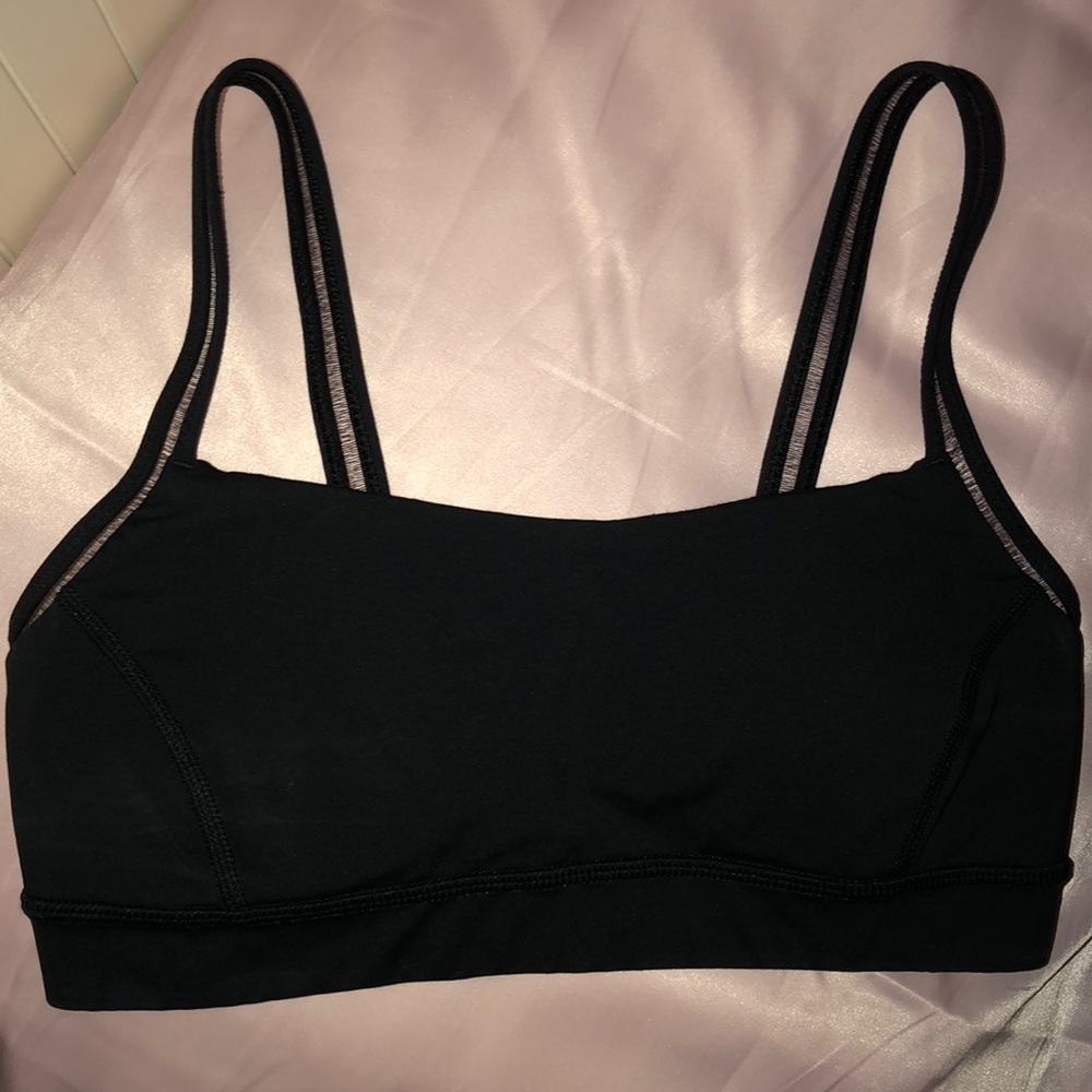 Black lulu lemon sports bra